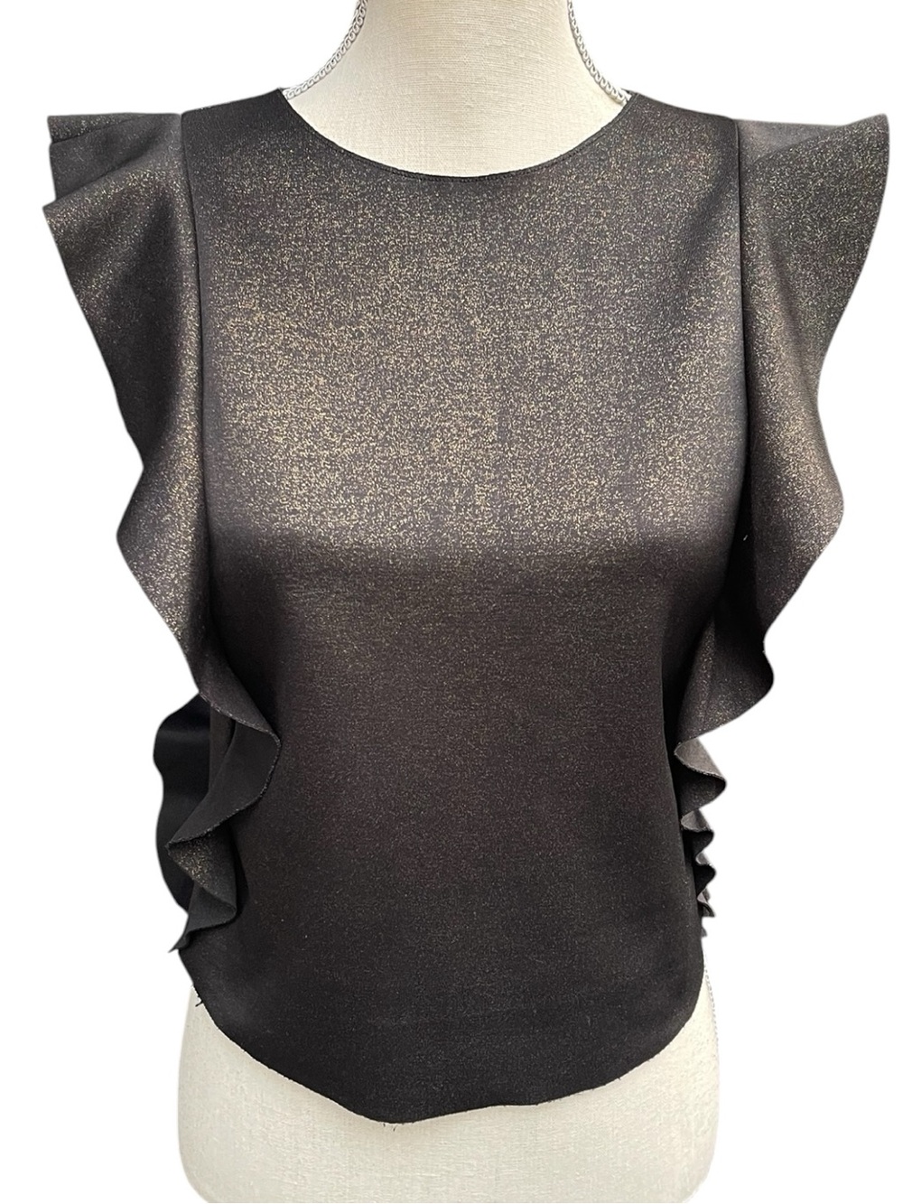 RED Saks Fifth Avenue Black/Gold Metallic Crew Sleeveless Ruffle Top (XS)